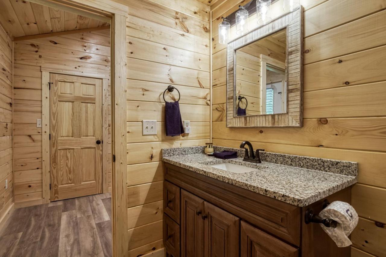 Hidden Creek, Pool Table, Hot Tub, 1089 Free Tickets Each Paid Day, Dollywood And More Gatlinburg Exterior photo
