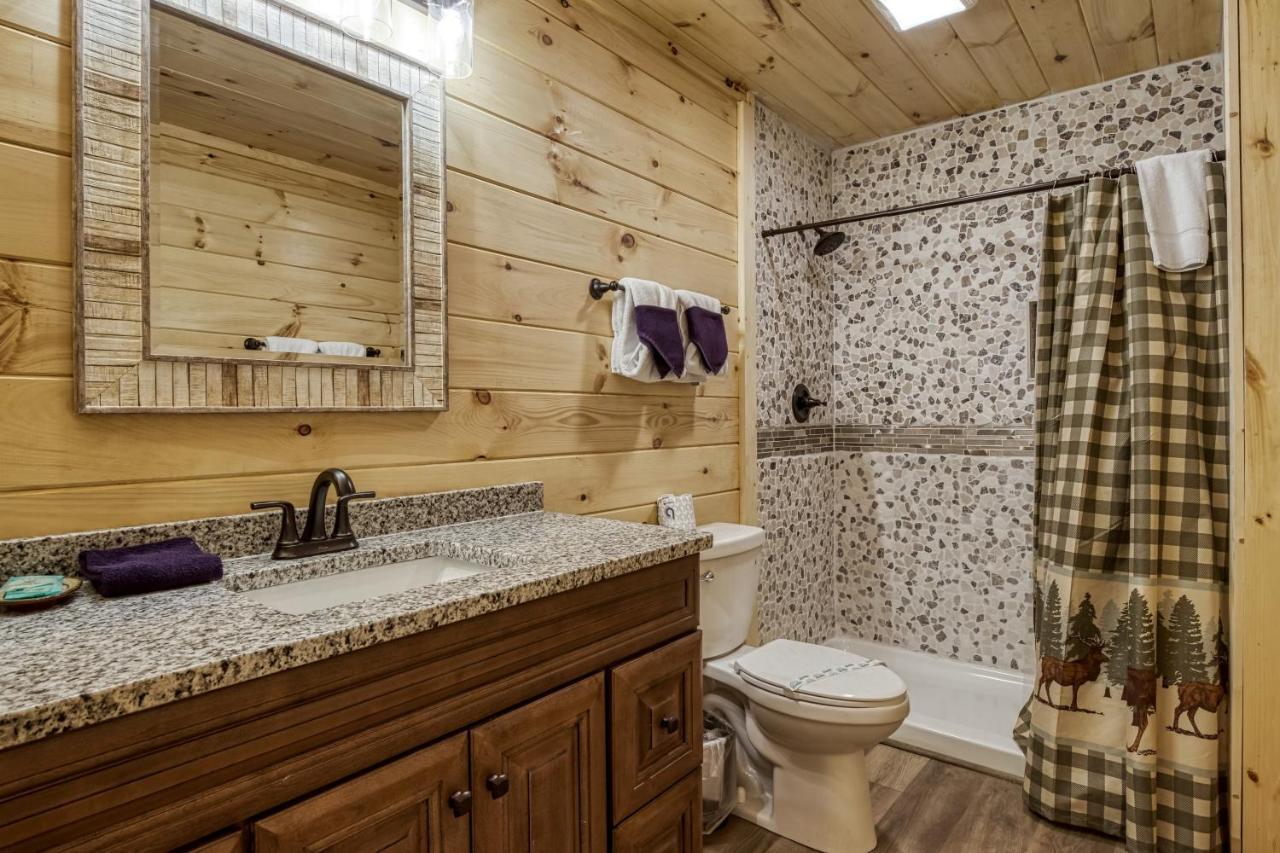 Hidden Creek, Pool Table, Hot Tub, 1089 Free Tickets Each Paid Day, Dollywood And More Gatlinburg Exterior photo