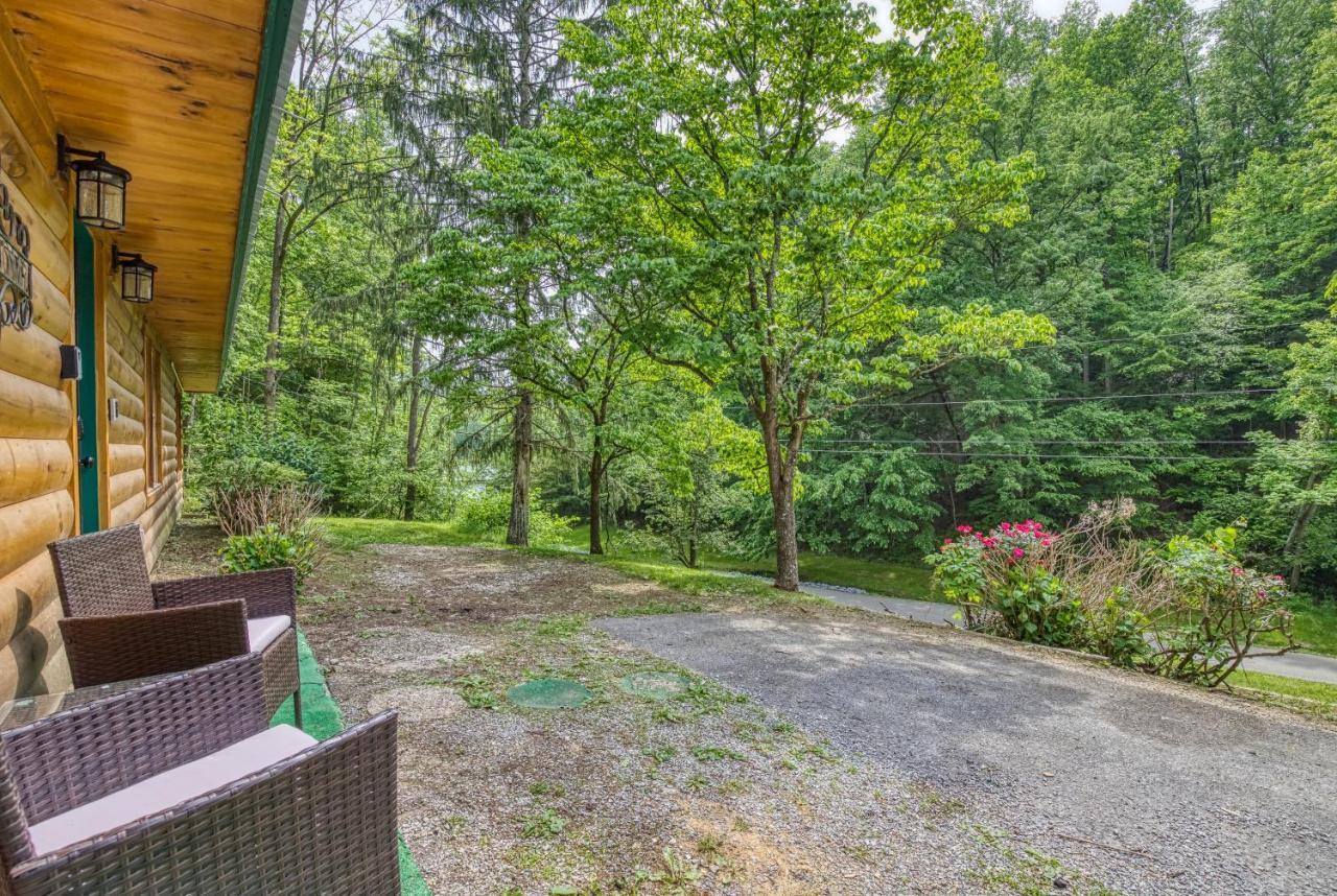 Hidden Creek, Pool Table, Hot Tub, 1089 Free Tickets Each Paid Day, Dollywood And More Gatlinburg Exterior photo