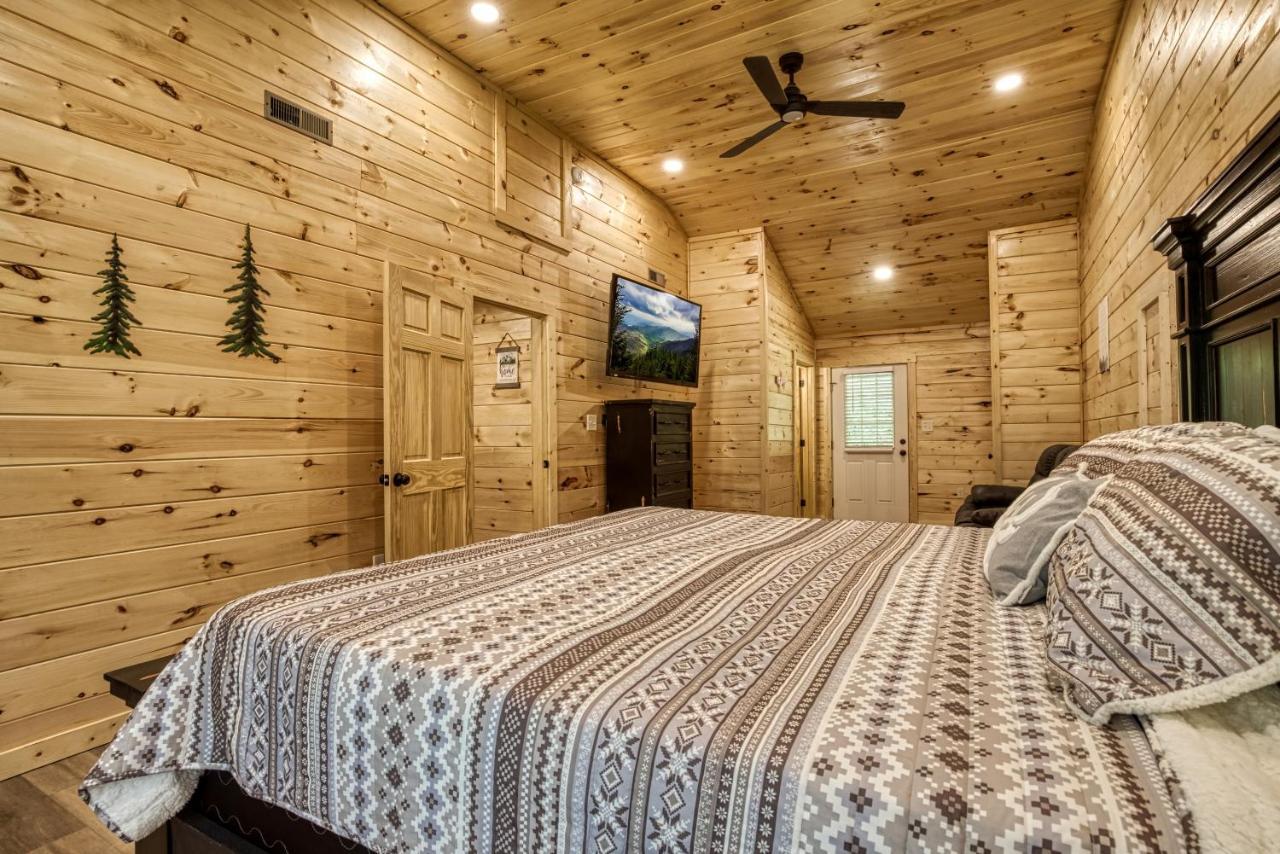 Hidden Creek, Pool Table, Hot Tub, 1089 Free Tickets Each Paid Day, Dollywood And More Gatlinburg Exterior photo