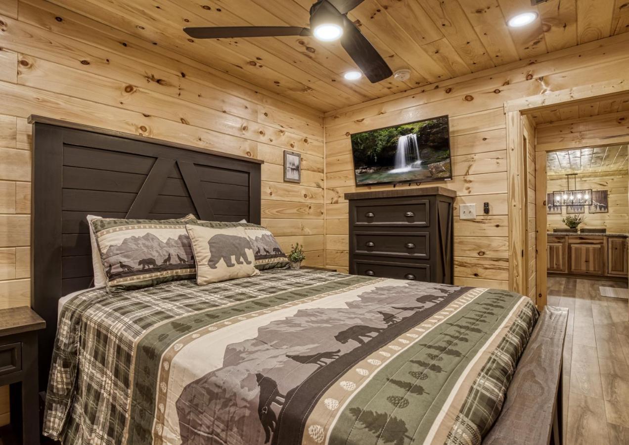 Hidden Creek, Pool Table, Hot Tub, 1089 Free Tickets Each Paid Day, Dollywood And More Gatlinburg Exterior photo